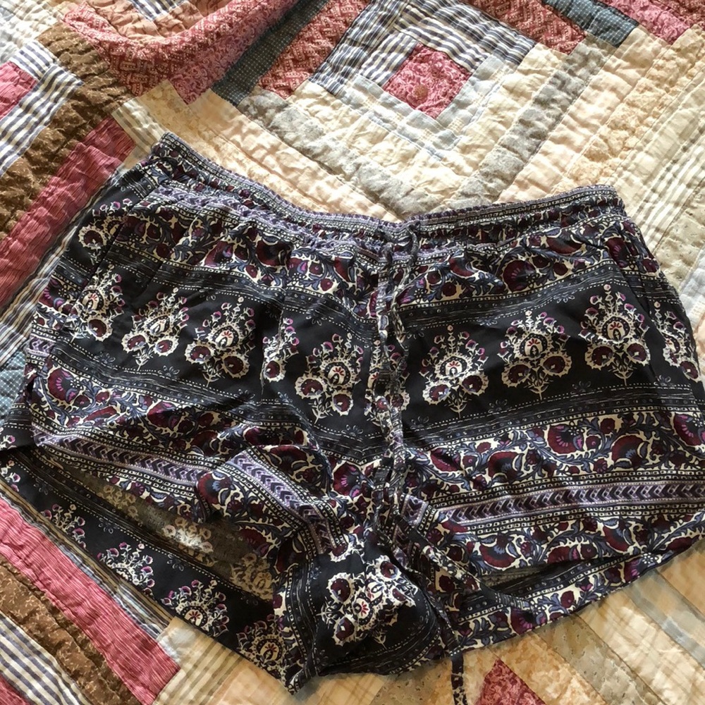 American eagle patterned shorts